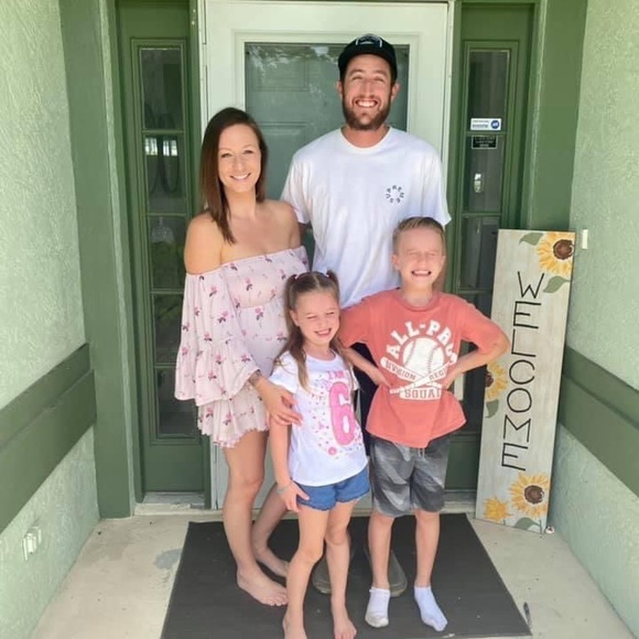 Meet your Posher, Bri - Picture 4 of 6